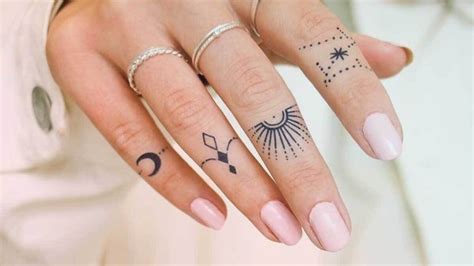 tatuajes dedos mujer|como tatuajerar las manos.